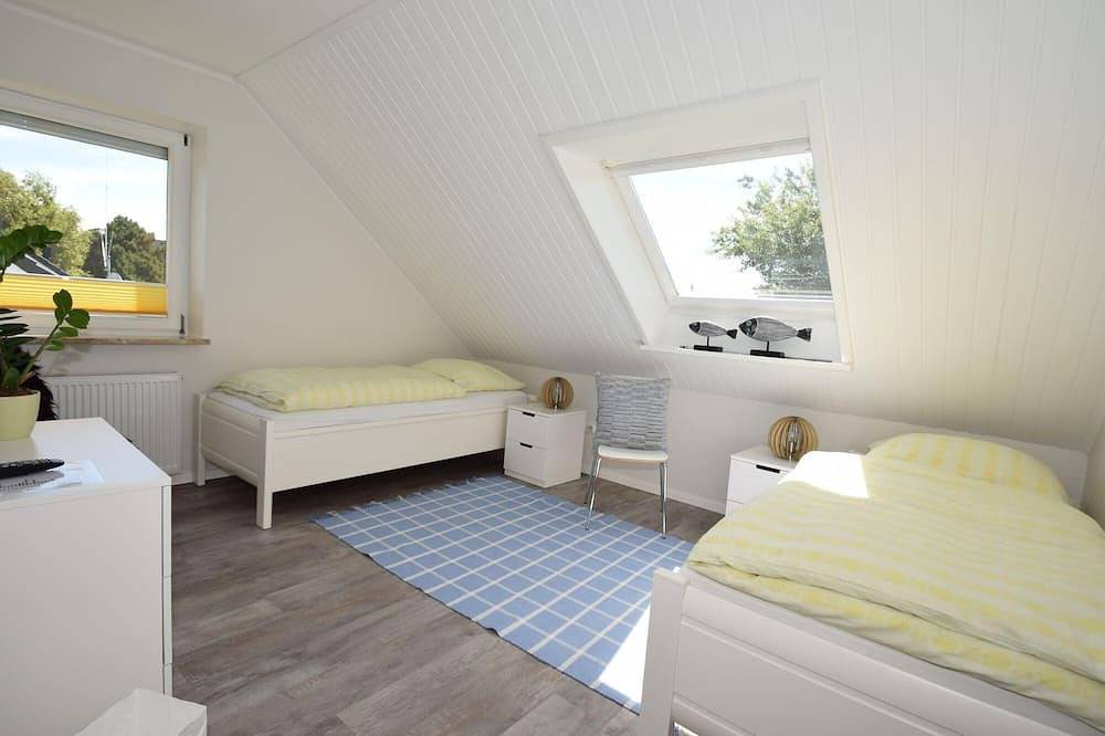 Wohnen im Grünen für bis zu 8 Personen, im Zentrum von Büsum in Hafen Büsum, Büsum