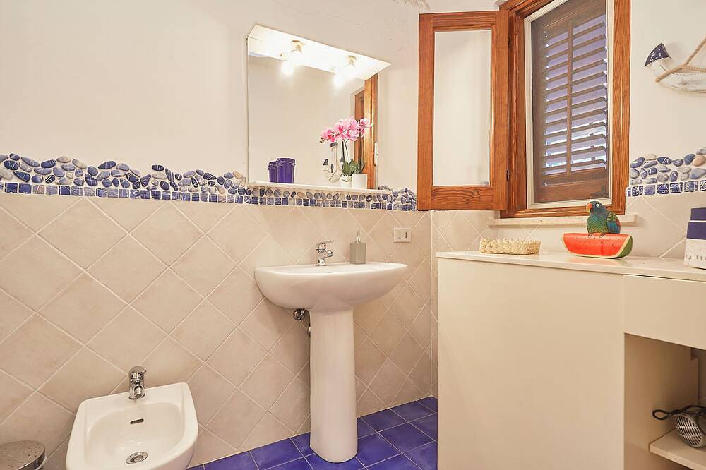 Villa Majus - with swimming pool and direct access to the sea in marine protected area in Capo Zafferano, Bagheria