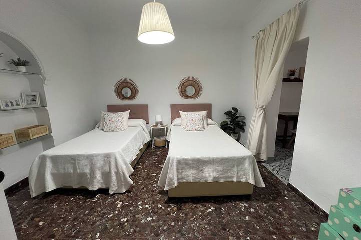 Rural house in a quiet area. 20 minutes from the beach. Ideal for couples or families in Trebujena, Cádiz Provinz