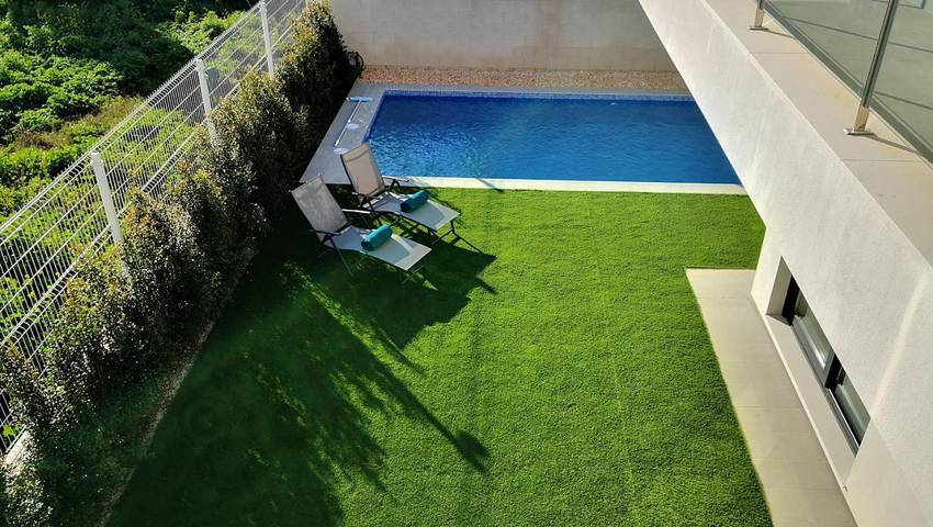 Chalet para 6 personas, con vistas y terraza además de jardín y piscina en San Javier