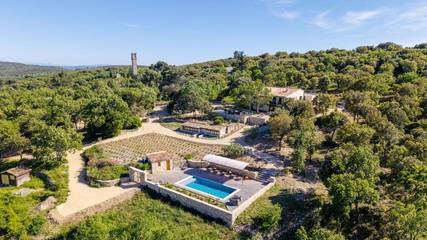 Chambre d’hôte pour 2 personnes, avec jardin ainsi que vue et piscine à Bonnieux