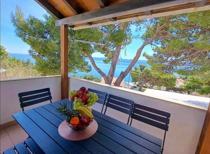 Ferienwohnung für 8 Personen, mit Balkon/Terrasse in Mimice