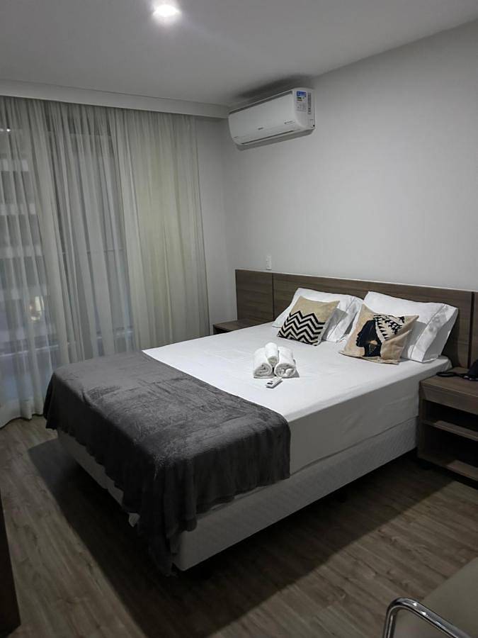 Casas e apartamentos de temporada para 2 pessoas, com balcão e vista em Camorim