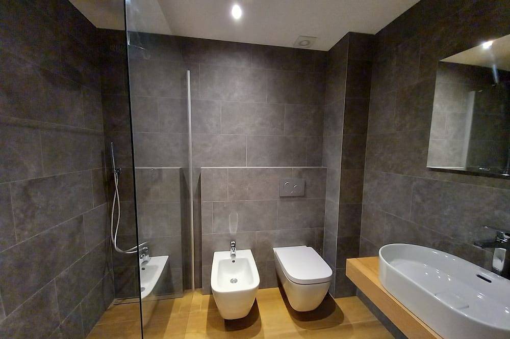 Ganze Wohnung, Apartment \"Viola\" on the Ski Slopes and with Solarium in Santa Caterina Valfurva, Valfurva