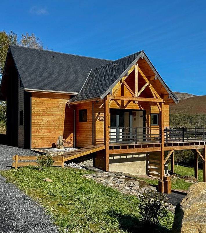 Location de vacances pour 10 personnes, avec terrasse à Ségus