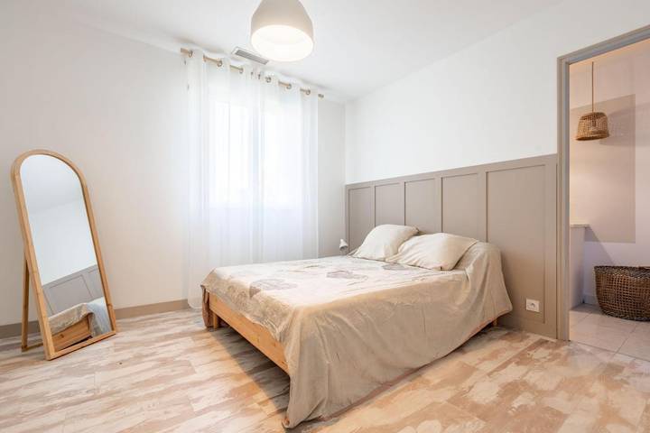 Location de vacances pour 6 personnes, avec terrasse à La Bruguière - 4