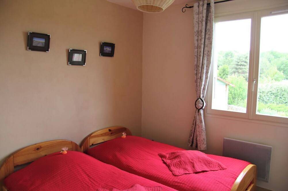 Air-conditioned villa with private swimming pool, South Ardèche, 5 minutes from the heart of the Gorges. in Saint-Alban-Auriolles, Ardèche