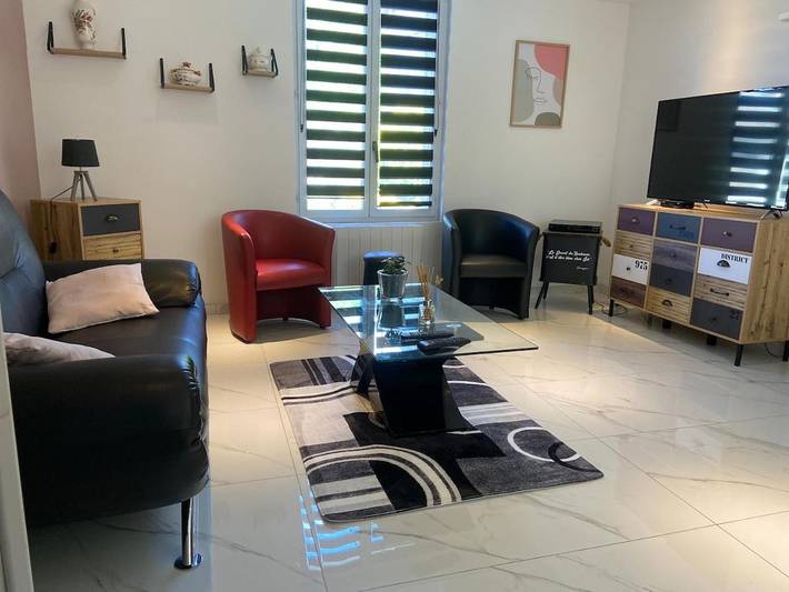 Location de vacances pour 4 personnes, avec terrasse et jardin à Moiremont