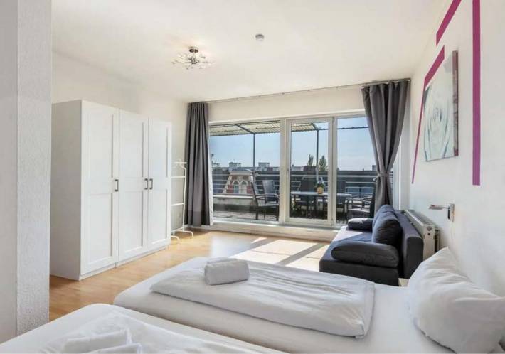 Ferienwohnung für 15 Personen, mit Ausblick und Terrasse in Tempelhof Berlin - 2