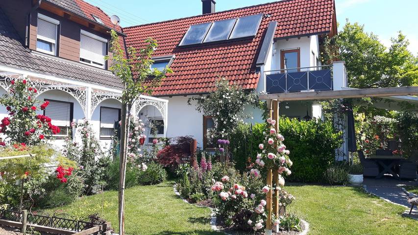 Gehele studio, Studio 'Iris' met bergzicht, gezamenlijke tuin en wifi in Oberrotweil, Vogtsburg im Kaiserstuhl