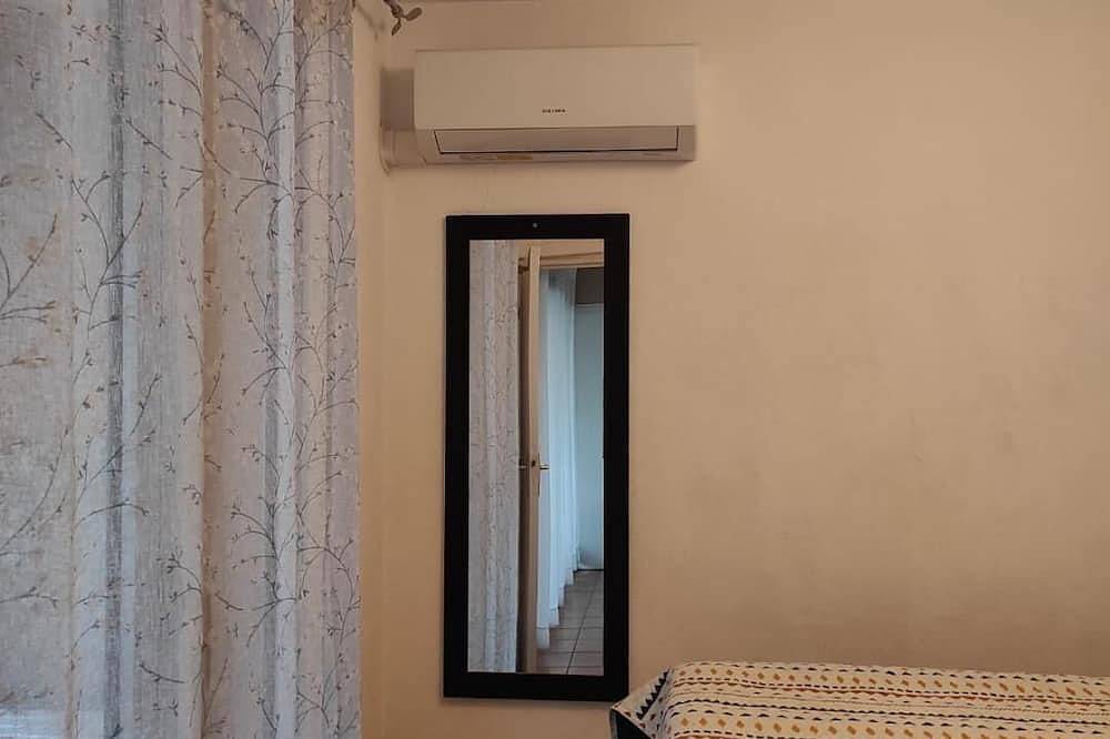 Apartamento entero, Cosy 2-bedroom apartment 100m from the picturesque port of Le Brusc in Six-Fours-les-Plages, Region de Toulon