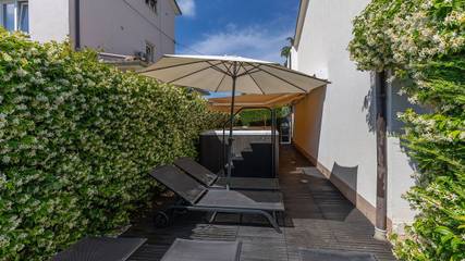 Villa für 10 Personen, mit Pool und Garten sowie Balkon und Whirlpool in Poreč