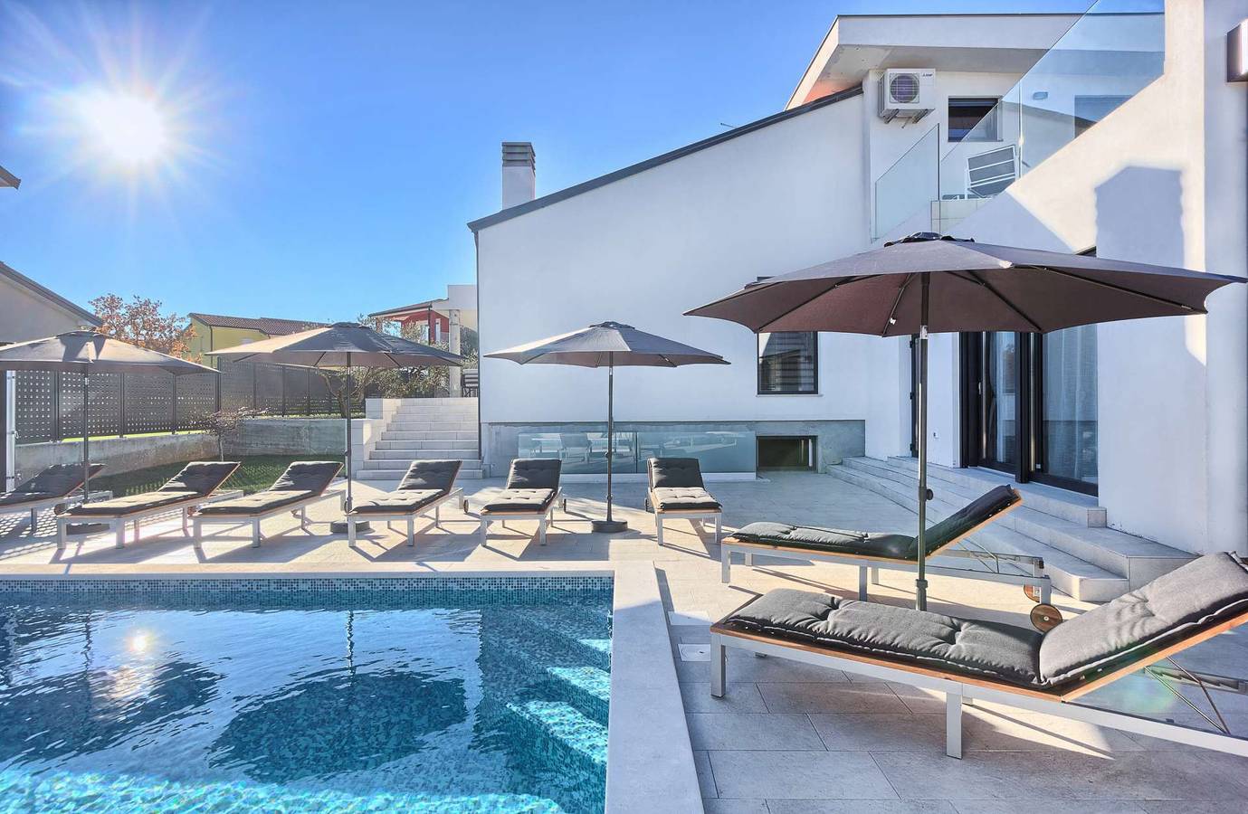 Villa Fortuna - in der historischen Stadt Buje mit 4 Schlafzimmern und einem Pool, nahe dem Strand in Kaštel (Plovanija), Buje