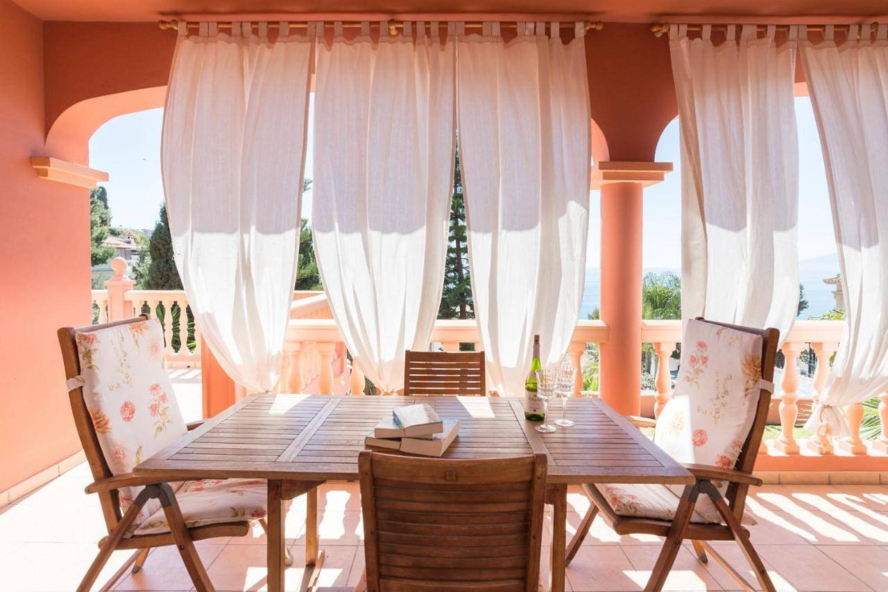 Test Anne Luxcia Villa Candado in Málaga (Este), Malaga