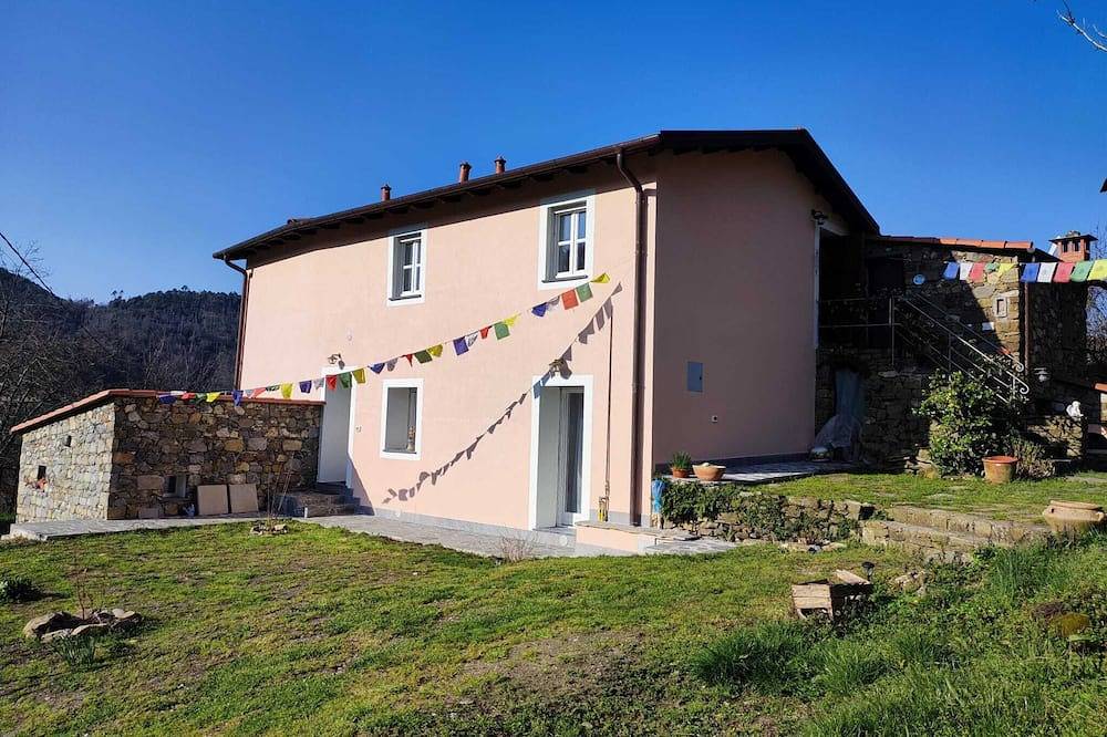 Ganze Wohnung, Jujube House. Cozy accommodation in the Ligurian hills in Vernazza, Vernazza Gemeinde