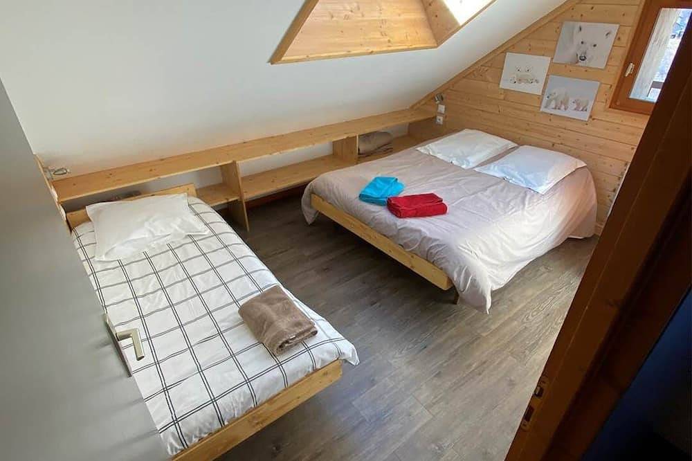 Entire apartment, Gîtes 2+3 - 20P- 8 rooms cosy- Sauna- Panoramic balconies in Valmeinier, Saint-Jean-de-Maurienne region