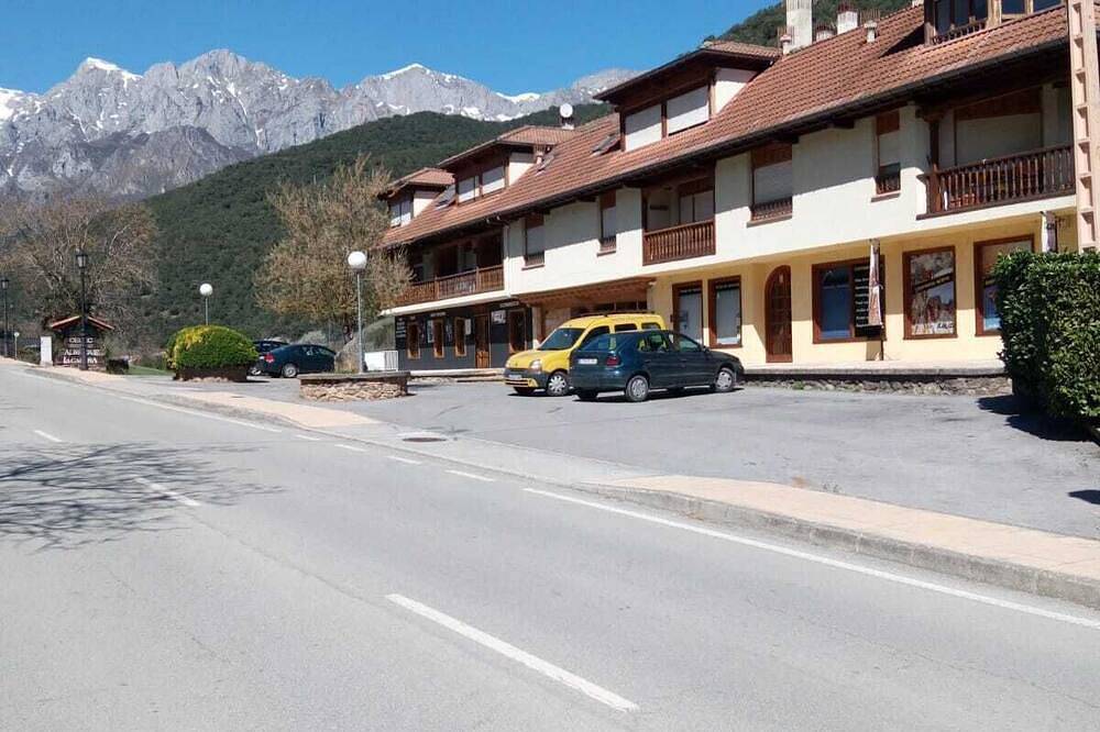Apartamento entero, La Ventana de Picos. Apartamento para dos personas in Camaleño, Cordillera Cantábrica