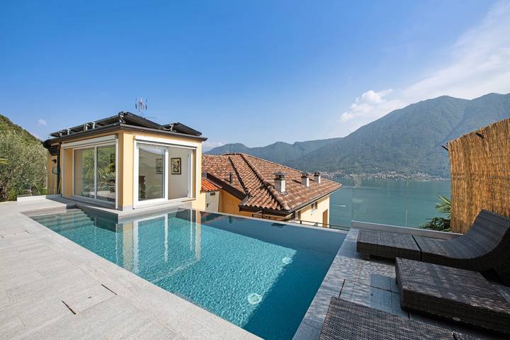 Ferienwohnung Colonno Penthouse mit Seeblick, Infinity-Pool und Whirlpool in Colonno, Comer See