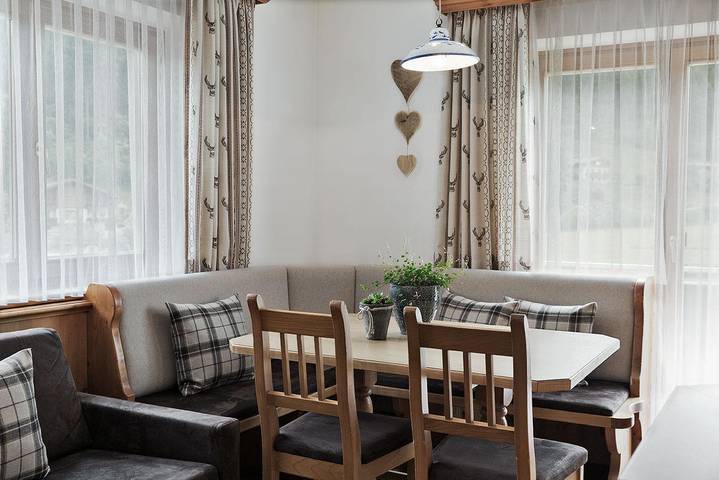 Ferienwohnung für 4 Personen, mit Balkon und Terrasse sowie Garten und Pool in Großarl - 4