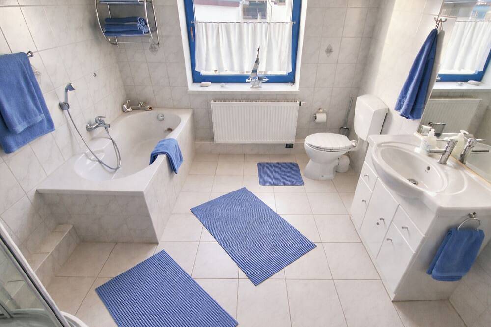 Ganze Wohnung, Entspannter Familienurlaub im gemütlichen Ferien-Doppelhaus mit Seeblick in Jesendorf, Nordwestmecklenburg (Wismar und Umgebung)