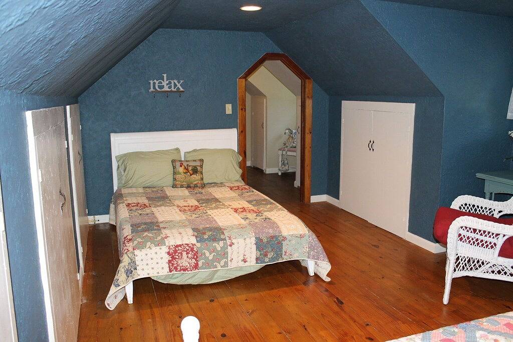 Historischer 1869 Whisky Mtn. Haus w / Hängematte-Schlaf 15-22 Tolle Lage in Rio Frio, Real County