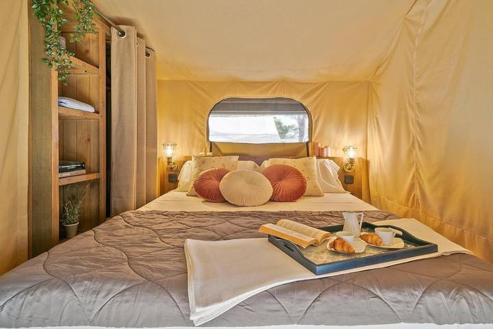 Chalet voor 4 personen, with Terras and Tuin as well as Zwembad in L'Estartit