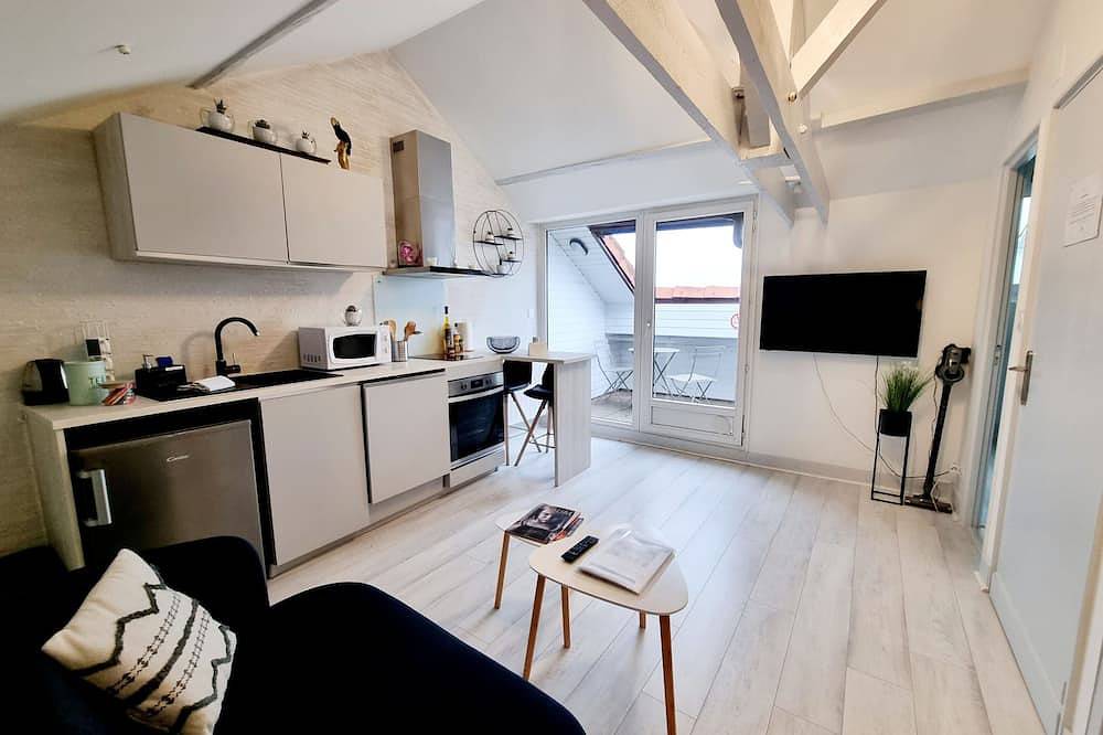 Entire apartment, Town center T2 any bright comfort and office! in Angoulême, Charente