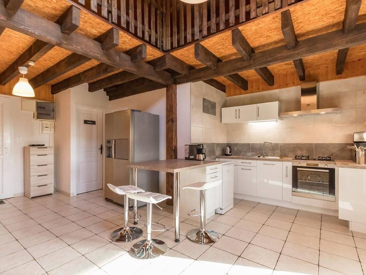 Encantadora casa de madera con piscina y se admiten mascotas in Alto Saona