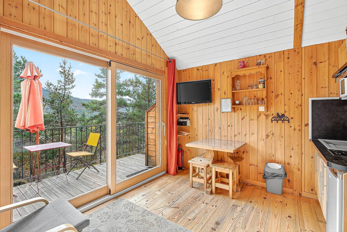 Chalet « Shangri-la » con vistas a la montaña, jardín privado y Wi-Fi in Saint-Jean-Saint-Nicolas, Parque Nacional de los Ecrins