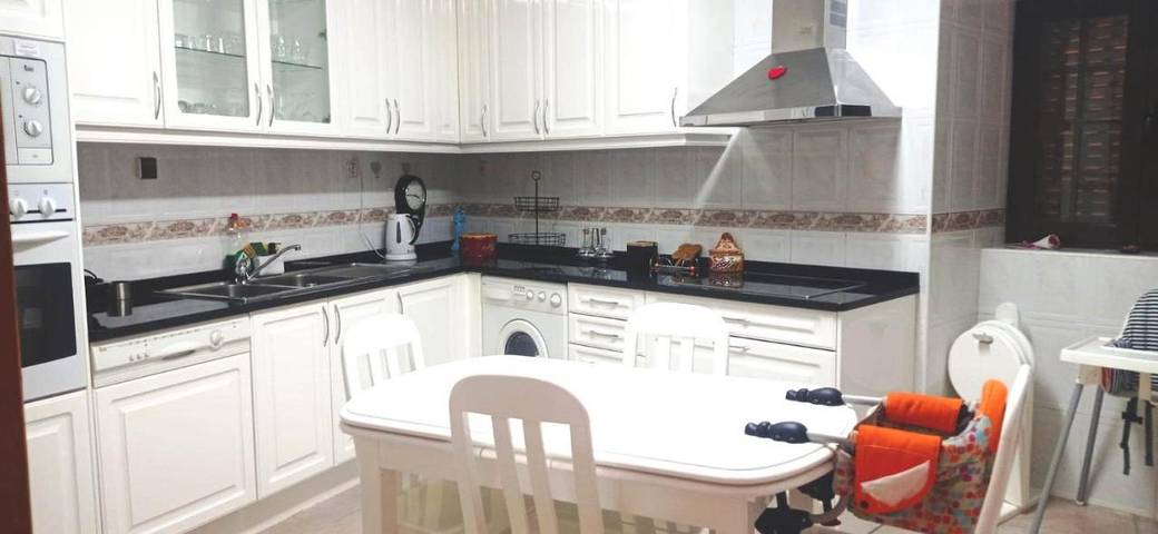 Location de vacances pour 7 personnes, avec bassin pour enfant et terrasse ainsi que vue et piscine, animaux acceptés à Mirandela - 2