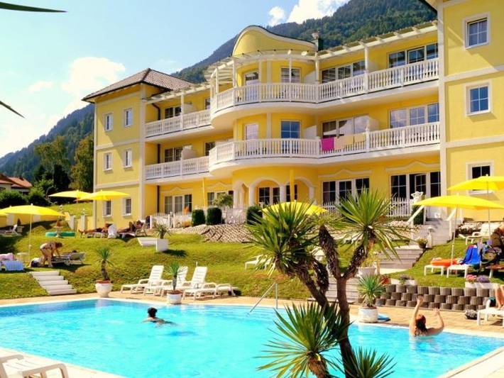 Hotel für 3 Personen, mit Seeblick und Garten sowie Pool