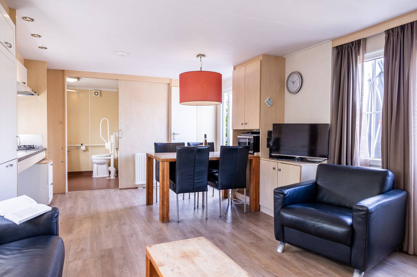 Erdgeschoss-Dünenbungalow für 4 Personen mit Pflegeeinrichtungen in Oosterend, Westfriesische Inseln