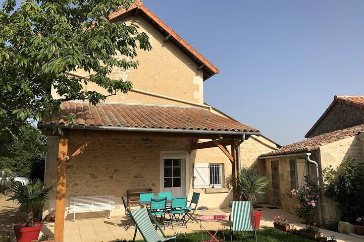 Location de vacances pour 6 personnes, avec jardin, animaux acceptés à Lavoux