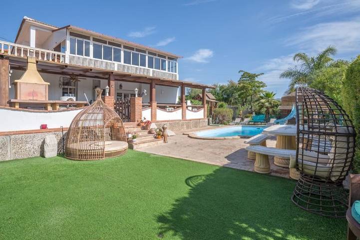 Finca für 18 Personen, mit Balkon und Whirlpool sowie Garten in Cártama
