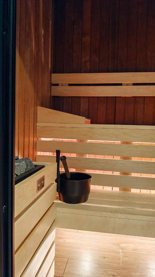 Appartement entier, Toi et moi gite Love room avec Hammam, Sauna, Balnéothérapie ensemble privatisés in Le Coudray, Région de Chartres