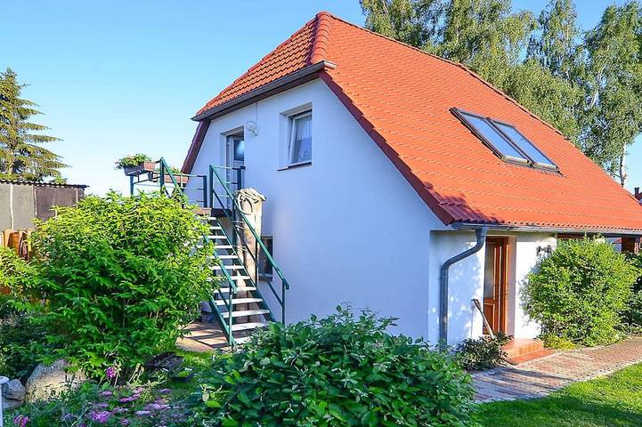 Ferienwohnung für 3 Personen, mit Garten und Terrasse in Lüssow