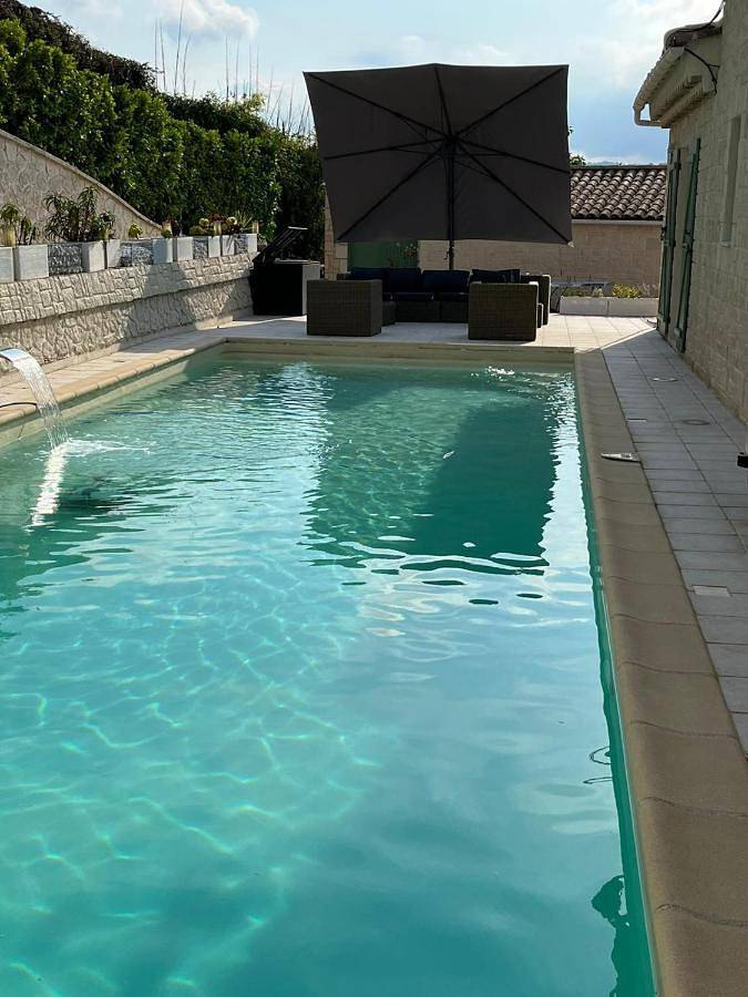 Villa pour 10 personnes, avec jardin et terrasse ainsi que piscine et jacuzzi à Saint-Paul-de-Vence - 4