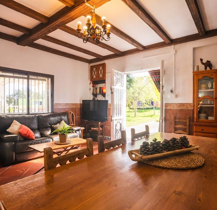 Espaciosa Villa en Guillena con Jardín y Piscina Privada in Guillena, Provincia de Sevilla