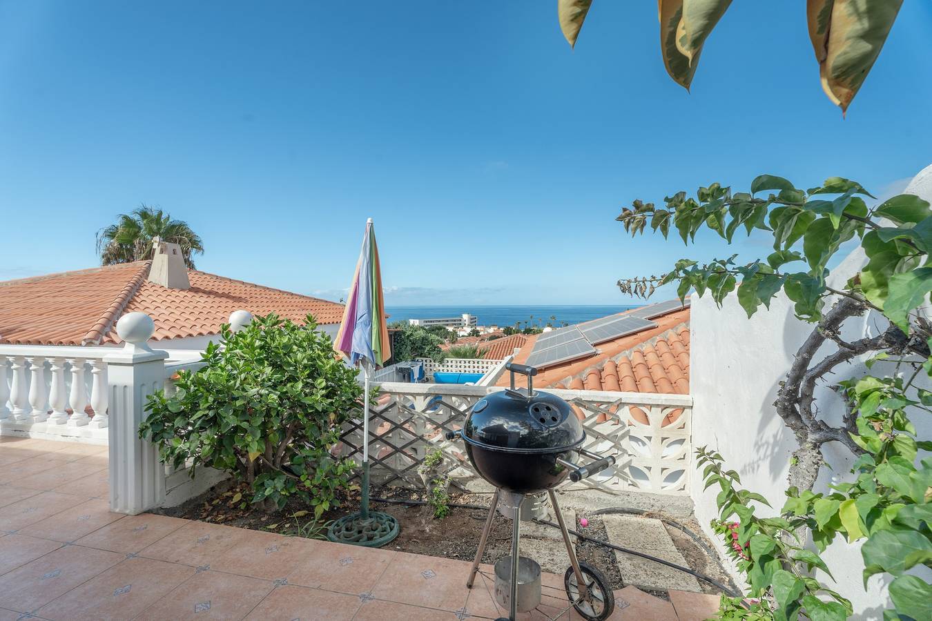Villa de vacaciones 'Callao Salvaje' con vistas al mar, Wi-Fi y aire acondicionado in Sueño Azul, Adeje