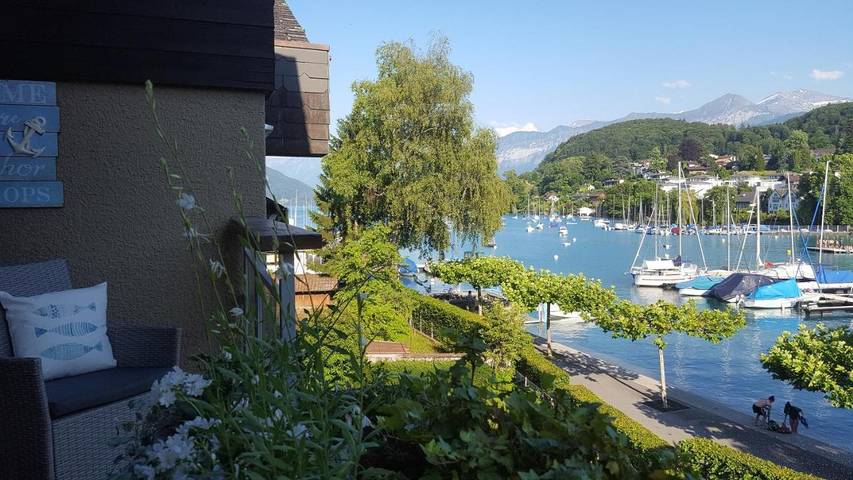 Gîte pour 4 personnes, avec vue sur le lac ainsi que vue et balcon, animaux acceptés à Spiez