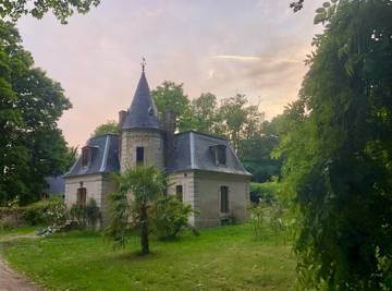 Gîte pour 7 personnes, avec jardin ainsi que terrasse et piscine à Étang-sur-Arroux