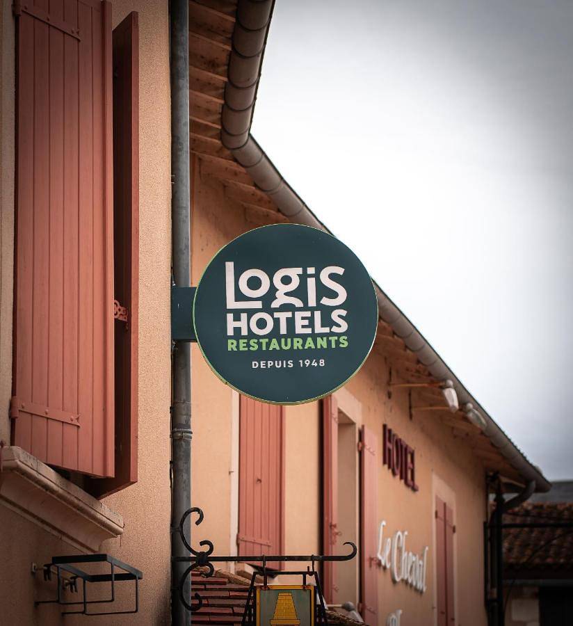 Logis Hôtel & Restaurant Le Cheval Blanc et Clovis in Vouillé, Vienne (France)