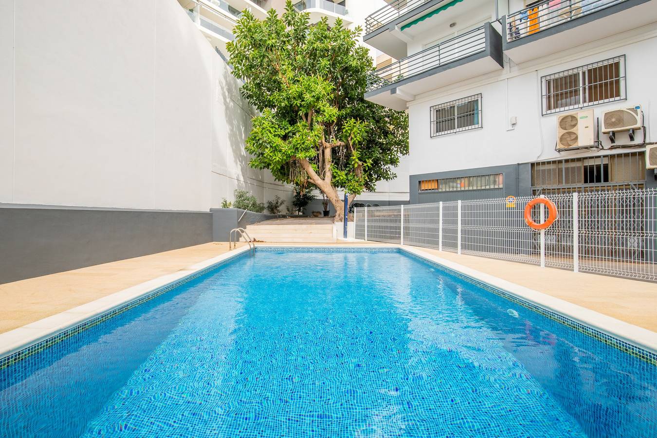 Ganze Wohnung, Ferienwohnung 'Vistas Al Mar - Junto A La Playa' mit Meerblick, Gemeinschaftspool und Wlan in Calpe Altstadt, Calpe