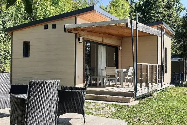 Gîte pour 5 personnes, avec terrasse à Châtillon (Jura)