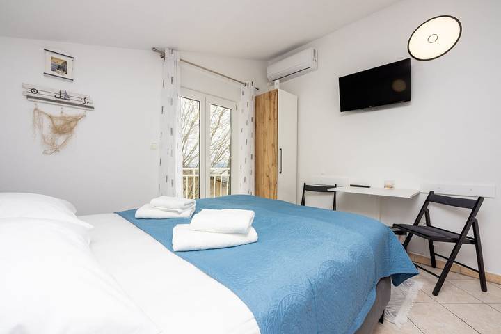 Ferienwohnung für 2 Personen, mit Balkon, kinderfreundlich in Dramalj