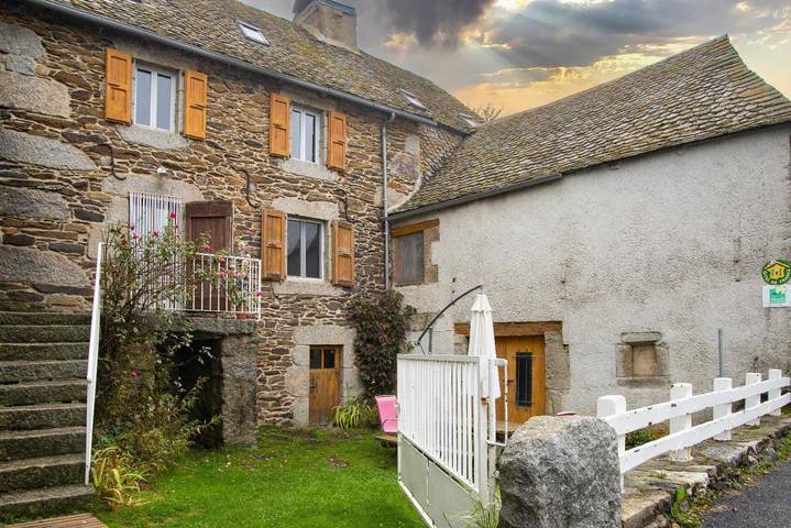 Location de vacances pour 10 personnes, avec Balcon et Jardin dans Saint-Pierre-de-Nogaret