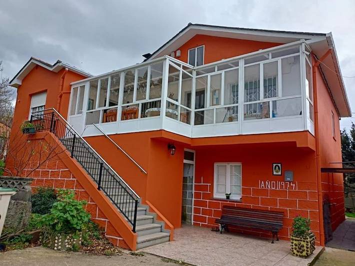 Apartamento de vacaciones para 5 personas, con vistas además de terraza y jardín - 1