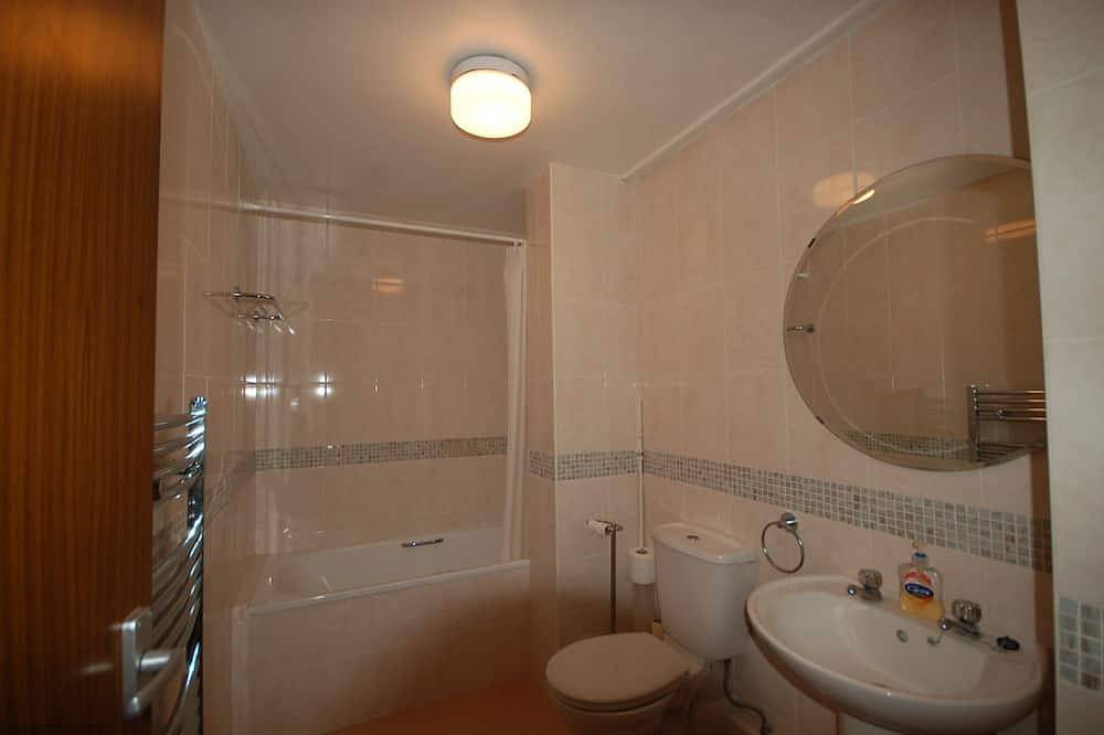 Entire apartment, Starry Seaview -  boasts amazing panoramic views of the town and sea; its position guaranteeing sunr in Sheringham, Norfolk Coast