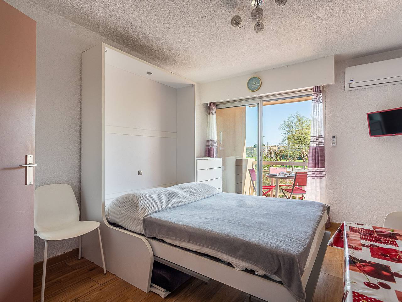 Entire apartment, L'Alicastre in Le Lavandou, Parc national Port-Cros