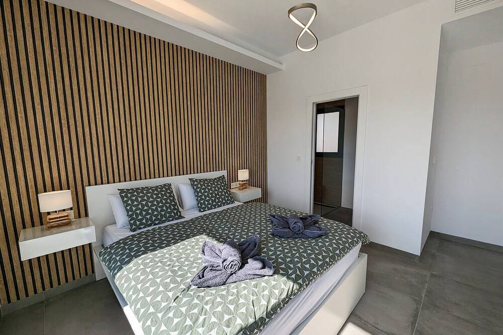 Ferienhaus 'R- Exklusive Villa mit Jacuzzi', privater Pool & Wlan in Los Montesinos, Costa Blanca